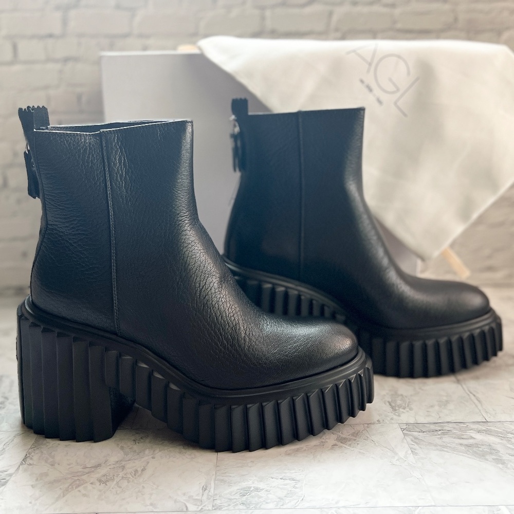 New AGL Tiggy Leather Booties in EU 40